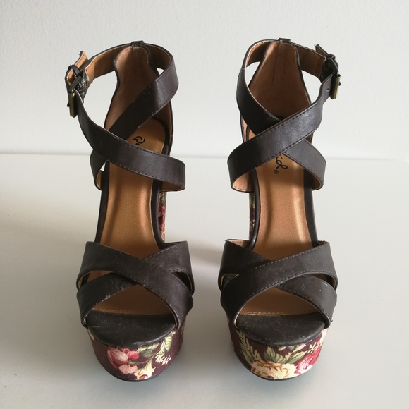 ❤️[3/$35] Qupid Strappy Floral Platform Block Heel - Picture 5 of 9
